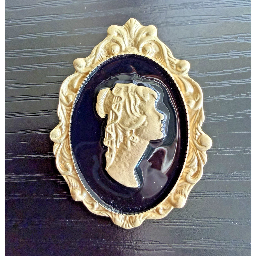 Vintage Cameo Brooch Pendant Black Gold Lady Portrait Ornate Frame 1.75”